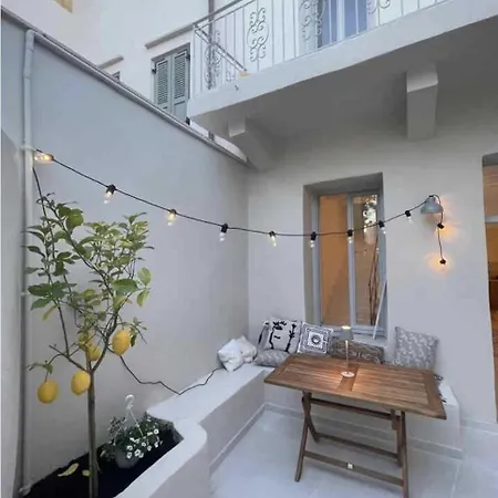 Villa Filoi Rooftop Boutique House,5pax