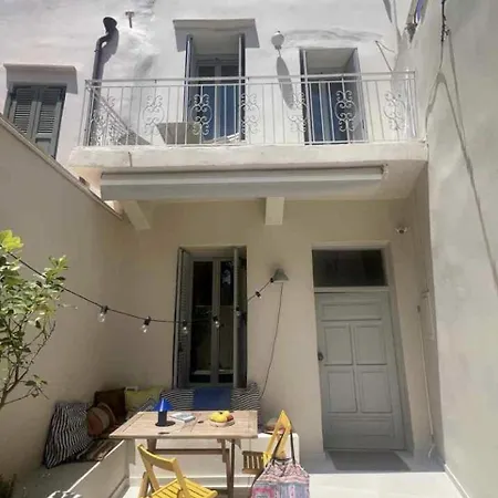 Filoi Rooftop Boutique House,5pax Villa