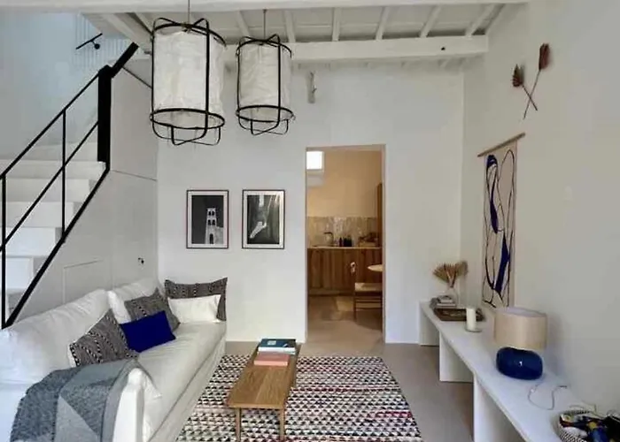 Villa Filoi Rooftop Boutique House,5pax *